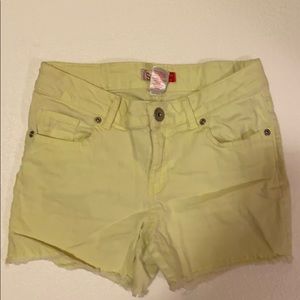 SO Girls shorts line green 14